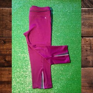 Danskin Essential purple Capri Legging